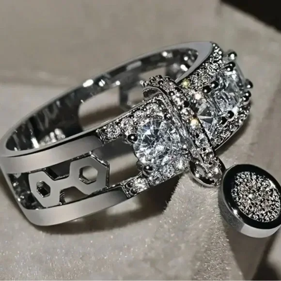 14k Silver Plated Women's Ring with Diamond Accents Size 12 - Picture 3 of 4